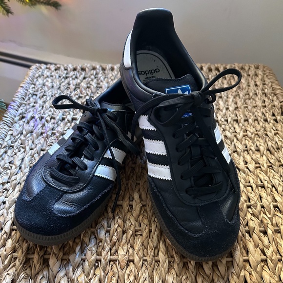 Adidas Black Samba's - Picture 1 of 5